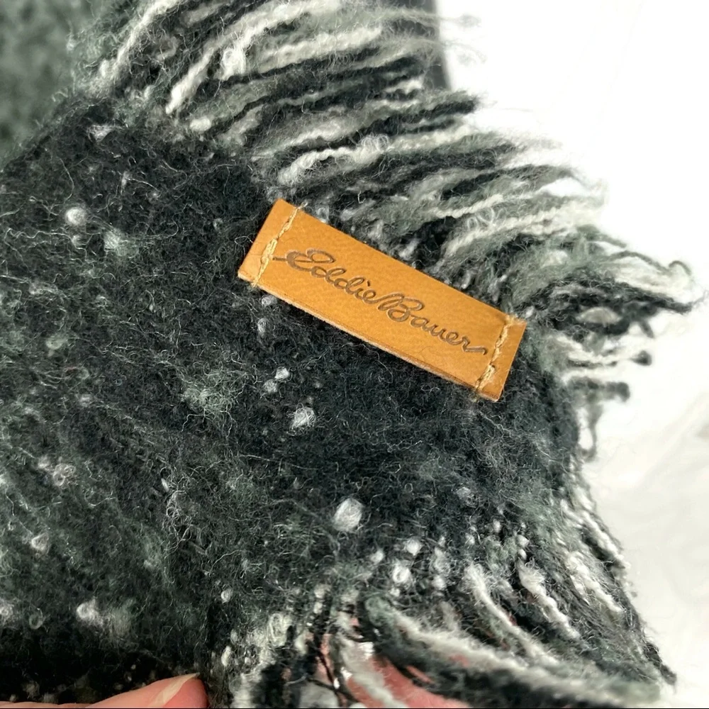 Eddie Bauer Cozy Blanket Wrap Black, Green & Gray